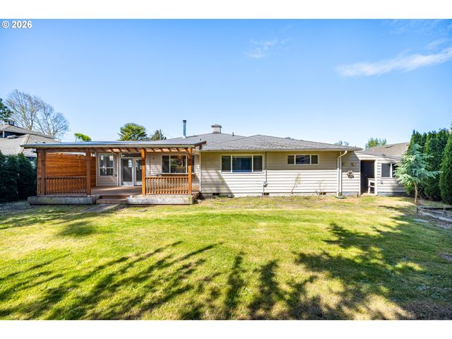 1565 SANTA ROSA St, Eugene, OR 97401