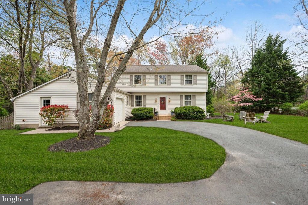 2 N LAKESIDE DR W, Medford, NJ 08055