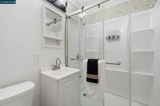 2082 Overhill Rd, Concord, CA 94520