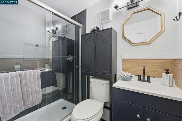 2082 Overhill Rd, Concord, CA 94520