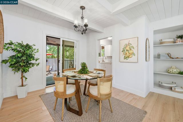 2082 Overhill Rd, Concord, CA 94520
