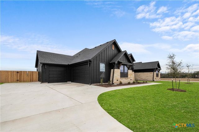 6831 Lacey Oak Drive, Salado, TX 76571