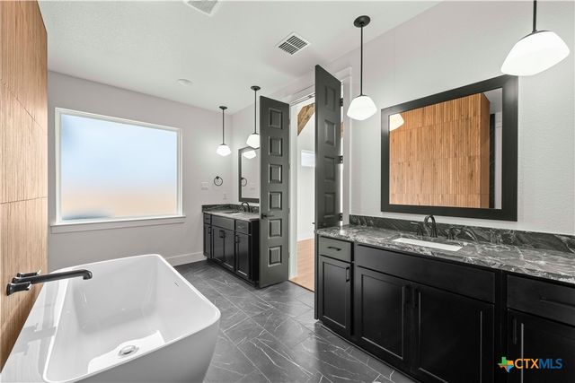 6831 Lacey Oak Drive, Salado, TX 76571