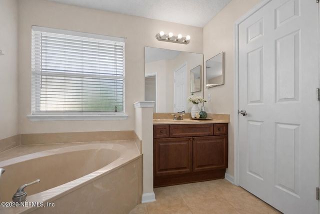 4182 VICTORIA LAKES Drive W, Jacksonville, FL 32226