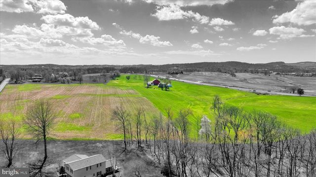 612 CAPITOL HILL RD, Dillsburg, PA 17019