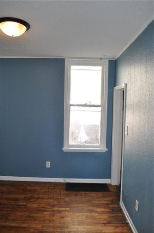 2405 S 18th Street, St Joseph, MO 64503