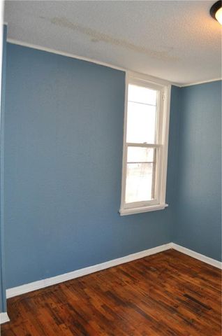 2405 S 18th Street, St Joseph, MO 64503