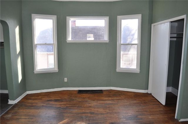 2405 S 18th Street, St Joseph, MO 64503