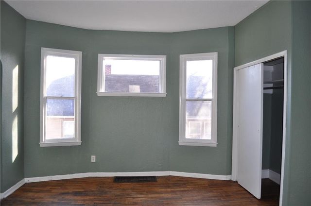 2405 S 18th Street, St Joseph, MO 64503