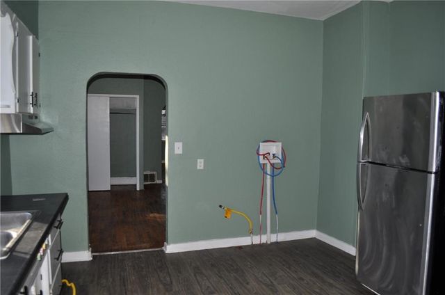 2405 S 18th Street, St Joseph, MO 64503