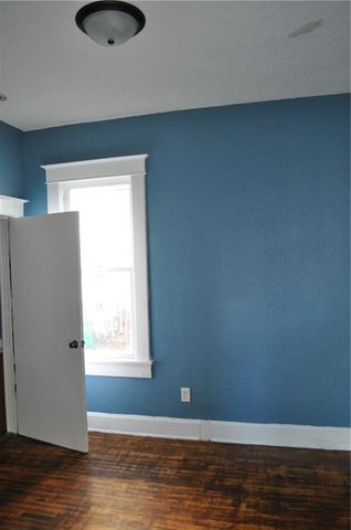 2405 S 18th Street, St Joseph, MO 64503