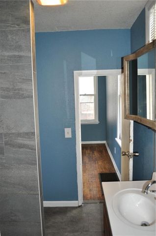 2405 S 18th Street, St Joseph, MO 64503