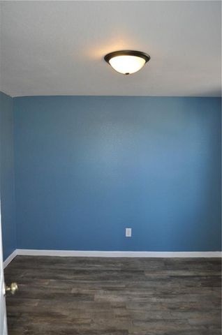 2405 S 18th Street, St Joseph, MO 64503