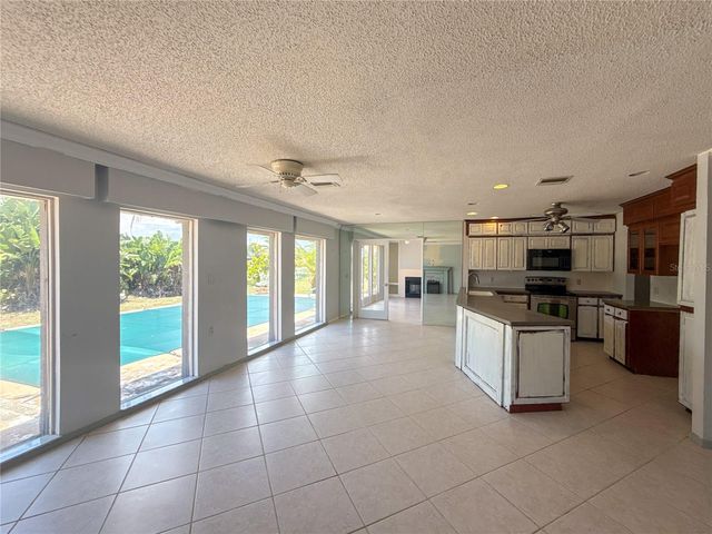 132 MARK TWAIN LANE, Rotonda West, FL 33947