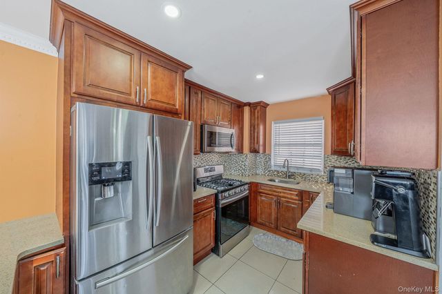 22032 147th Avenue, Springfield Gardens, NY 11413