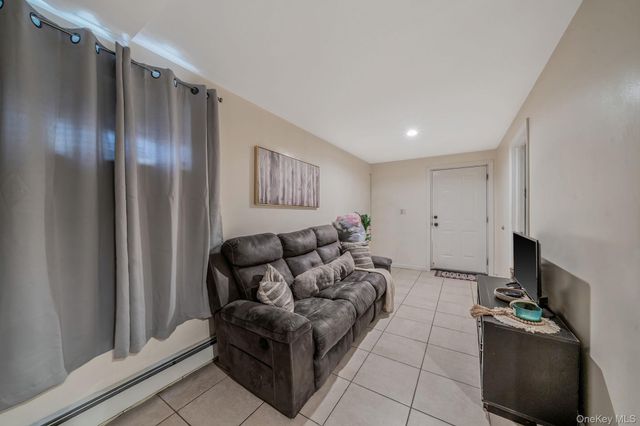 22032 147th Avenue, Springfield Gardens, NY 11413
