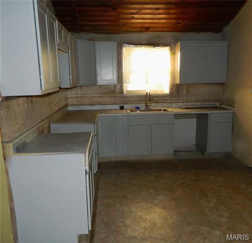 322 Tower Drive, East Alton, IL 62024