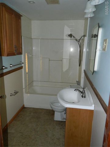 322 Tower Drive, East Alton, IL 62024