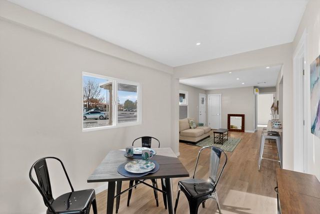 9221 Menaul Boulevard NE, Albuquerque, NM 87112