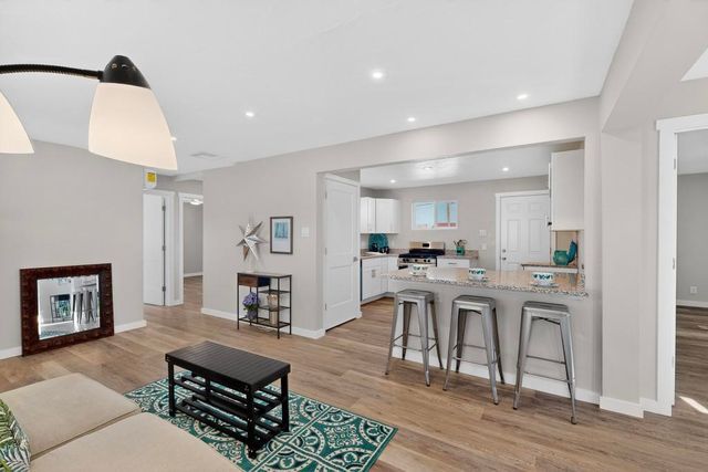 9221 Menaul Boulevard NE, Albuquerque, NM 87112