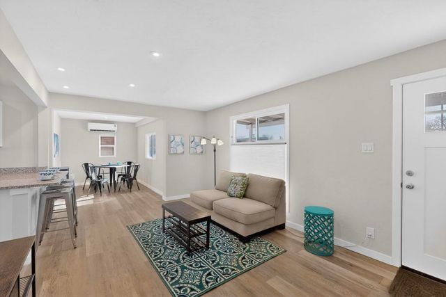 9221 Menaul Boulevard NE, Albuquerque, NM 87112