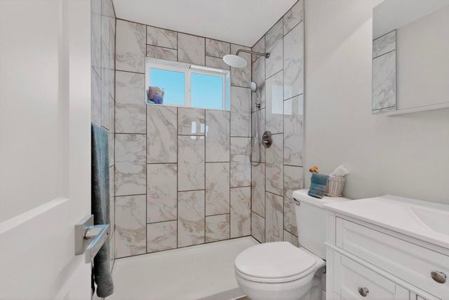 9221 Menaul Boulevard NE, Albuquerque, NM 87112