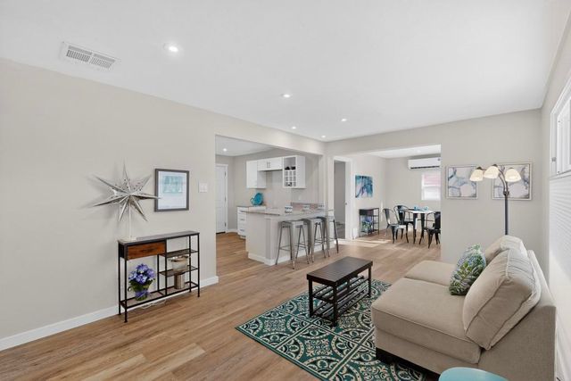 9221 Menaul Boulevard NE, Albuquerque, NM 87112