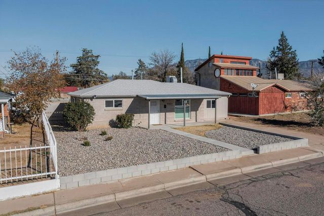 9221 Menaul Boulevard NE, Albuquerque, NM 87112