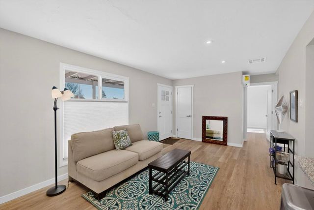 9221 Menaul Boulevard NE, Albuquerque, NM 87112