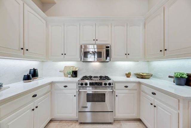 17234 Lechlade Lane, Dallas, TX 75252