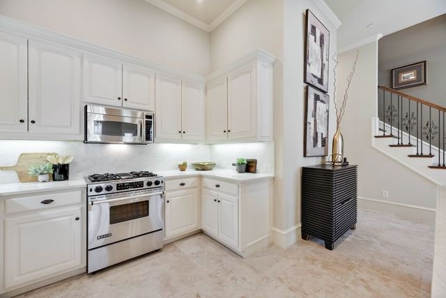 17234 Lechlade Lane, Dallas, TX 75252