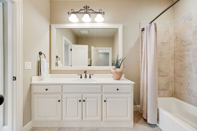 17234 Lechlade Lane, Dallas, TX 75252