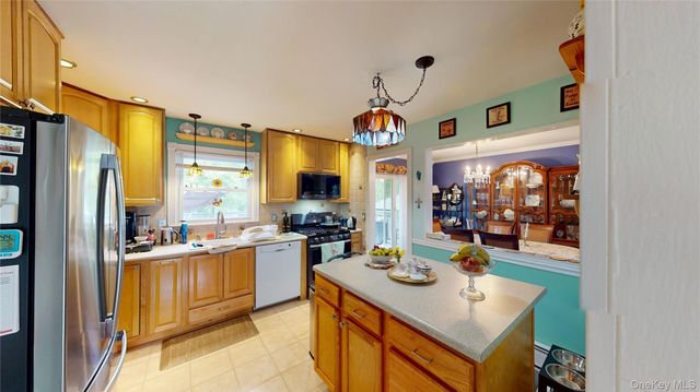 19 Congress Drive, Washingtonville, NY 10992