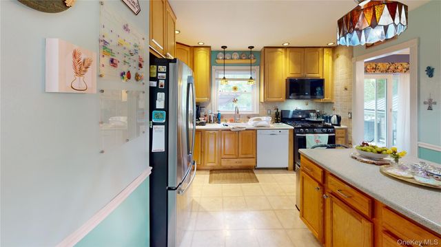 19 Congress Drive, Washingtonville, NY 10992