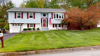 19 Congress Drive, Washingtonville, NY 10992