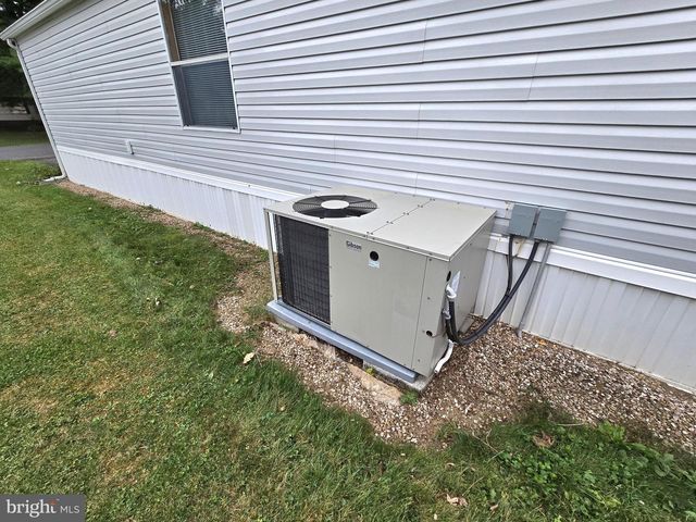 123 VALLEY DRIVE SHIPPENSBURG MOBILE EST, Shippensburg, PA 17257