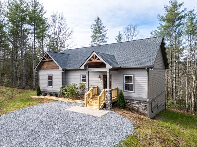 325 River Mountain Road, Murphy, NC 28906