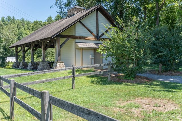 325 River Mountain Road, Murphy, NC 28906