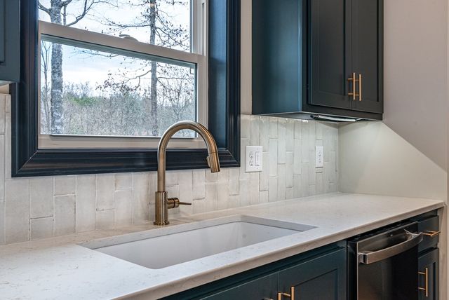 325 River Mountain Road, Murphy, NC 28906