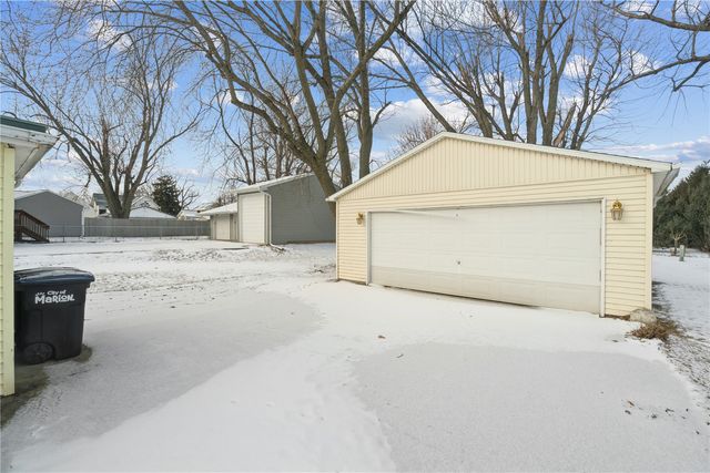 900 25th Street, Marion, IA 52302
