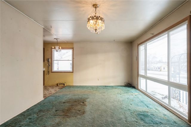 900 25th Street, Marion, IA 52302