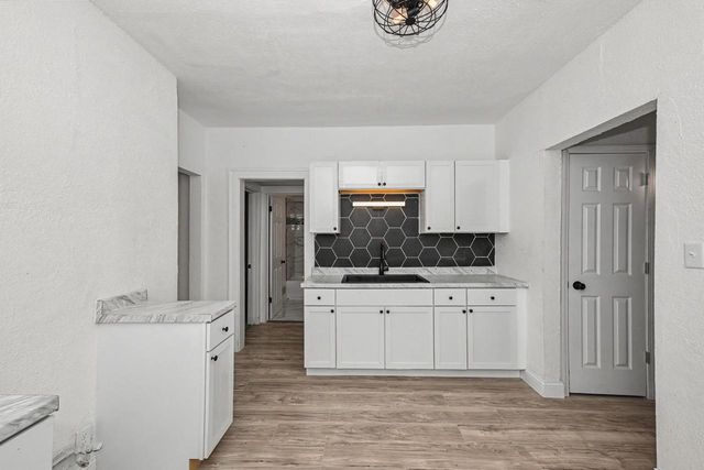 2702 N 38th STREET, Milwaukee, WI 53210