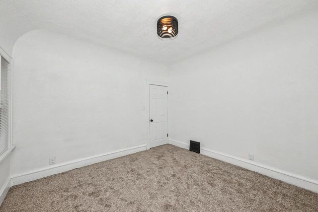 2702 N 38th STREET, Milwaukee, WI 53210