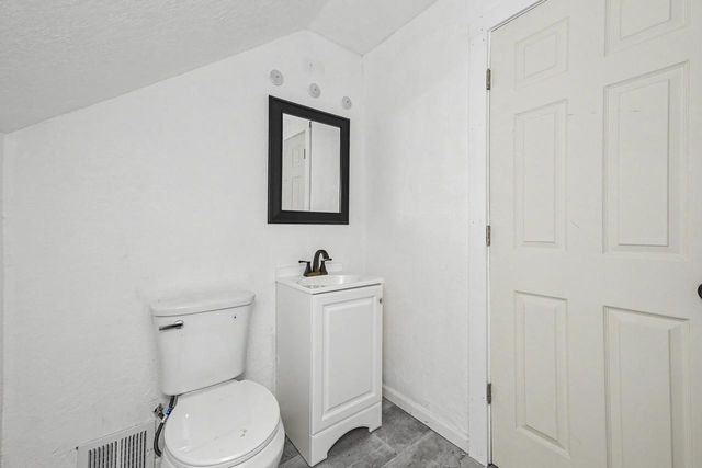 2702 N 38th STREET, Milwaukee, WI 53210