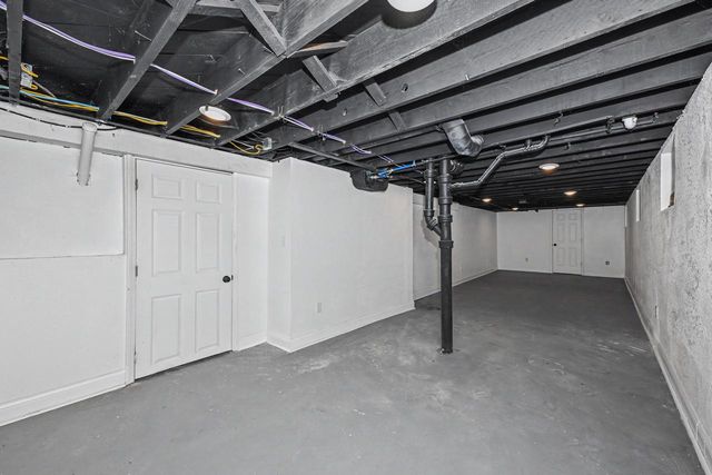 2702 N 38th STREET, Milwaukee, WI 53210