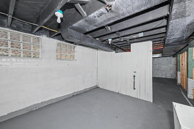 2702 N 38th STREET, Milwaukee, WI 53210