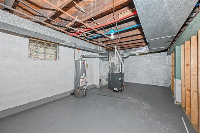 2702 N 38th STREET, Milwaukee, WI 53210