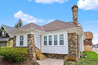 2702 N 38th STREET, Milwaukee, WI 53210