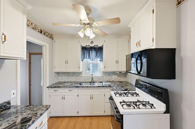 14 Jackson Avenue S, Hopkins, MN 55343