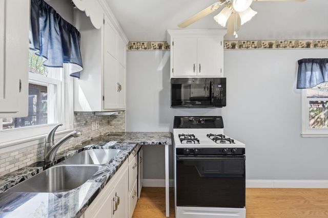 14 Jackson Avenue S, Hopkins, MN 55343